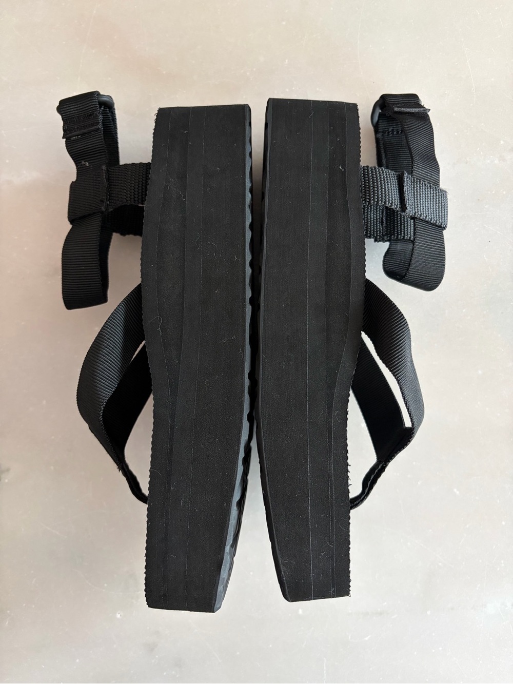 Like New Teva Women’s Black Adjustable Strap Platform Flatform Sandals sz 8 - Picture 5 of 7